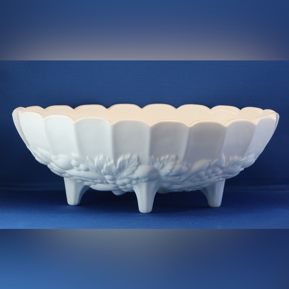 Indiana milk glass fruit bowl vintage